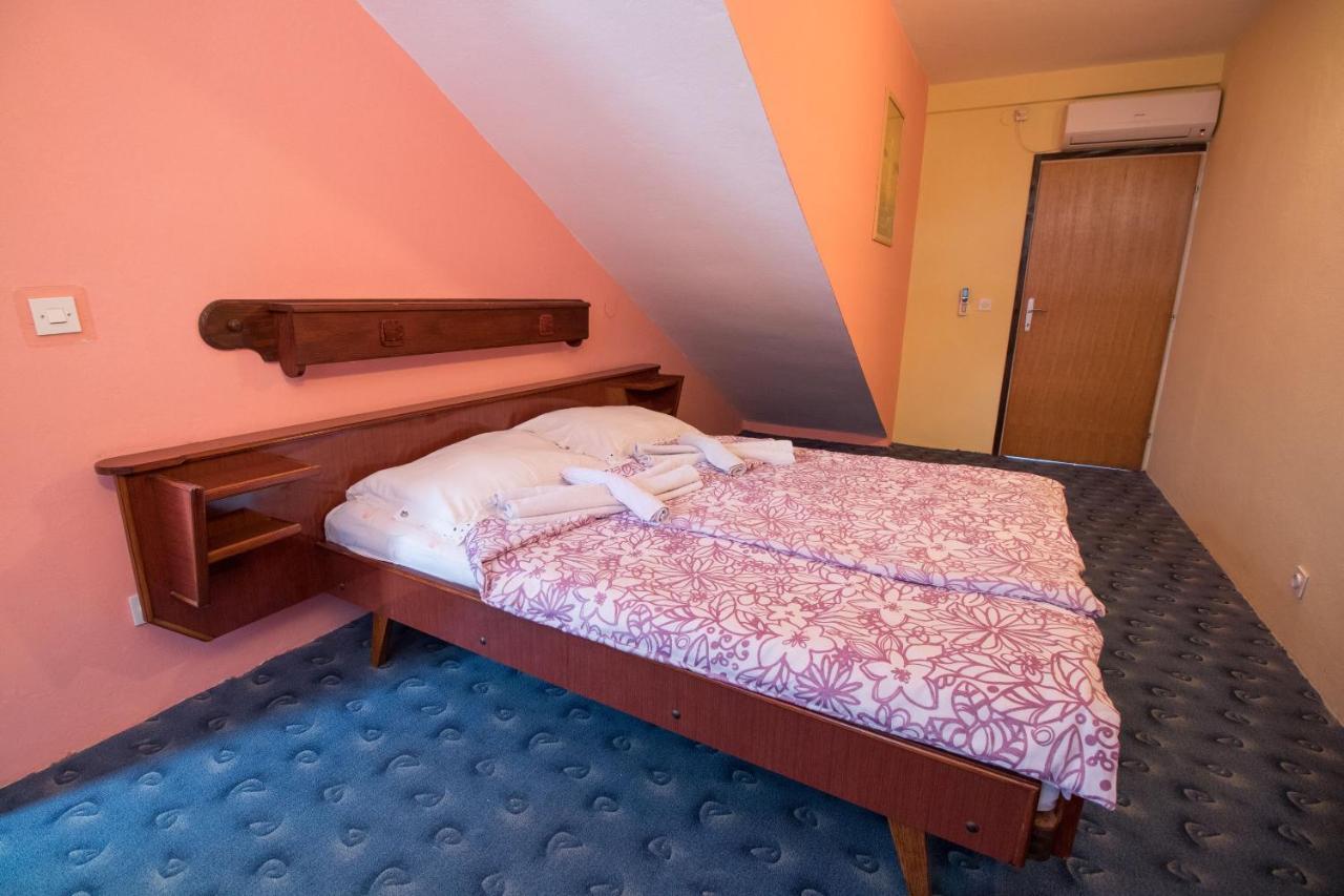Apartments Zeljka Mundanije المظهر الخارجي الصورة